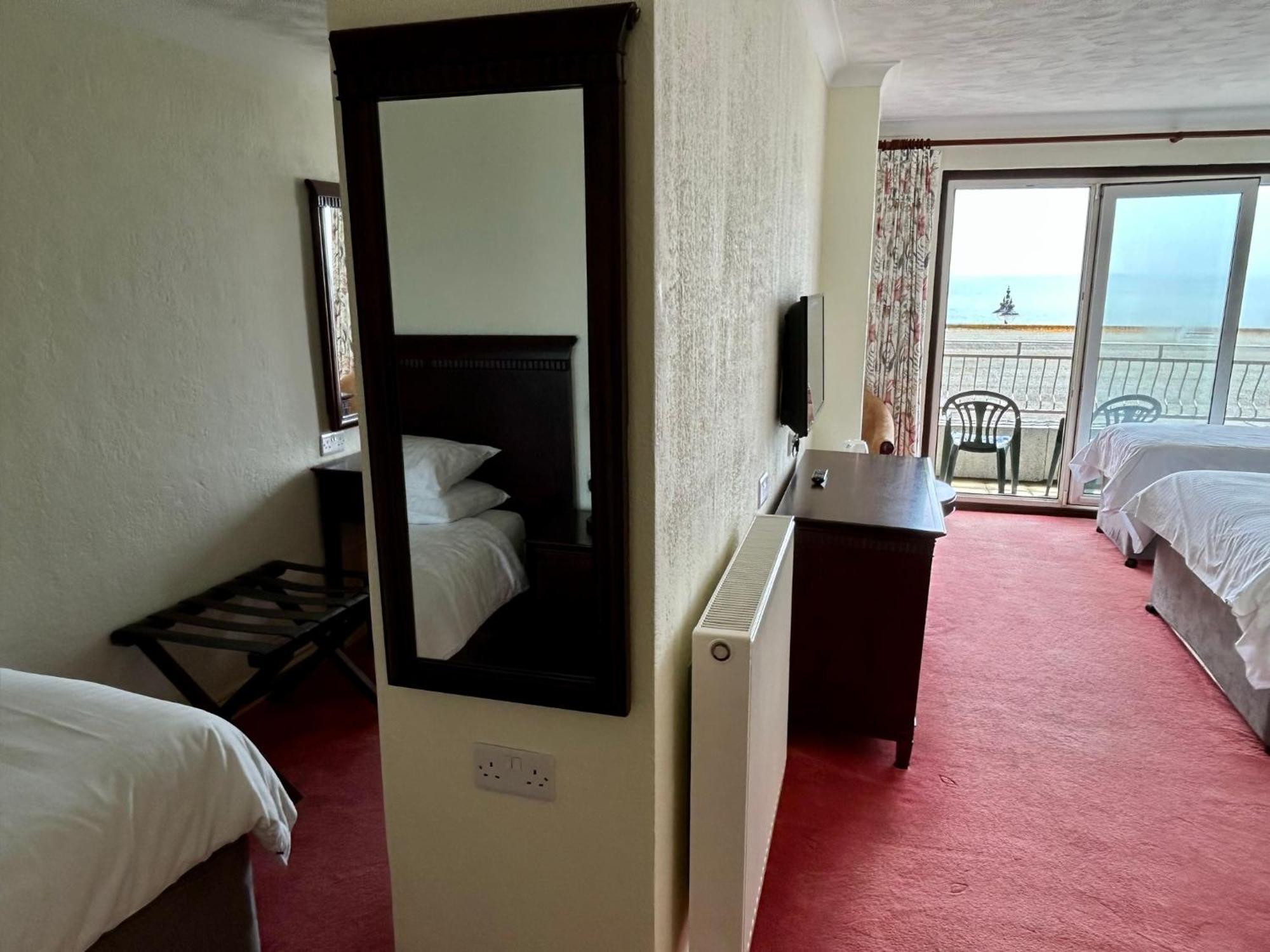 Regent Court - Seafront, Sandown - Free Car Ferry For Bookings Of 3 Or More Nights, Subject To Availability Oda fotoğraf